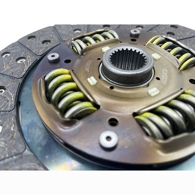 Porto di spedizione Shanghai Ningbo GRAFTER Placca di frizione per Isuzu 100P 8-97109-246-0 ISC600